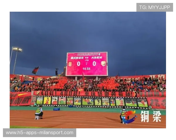 球迷回归主场氛围炸裂，点燃足球狂欢的火焰