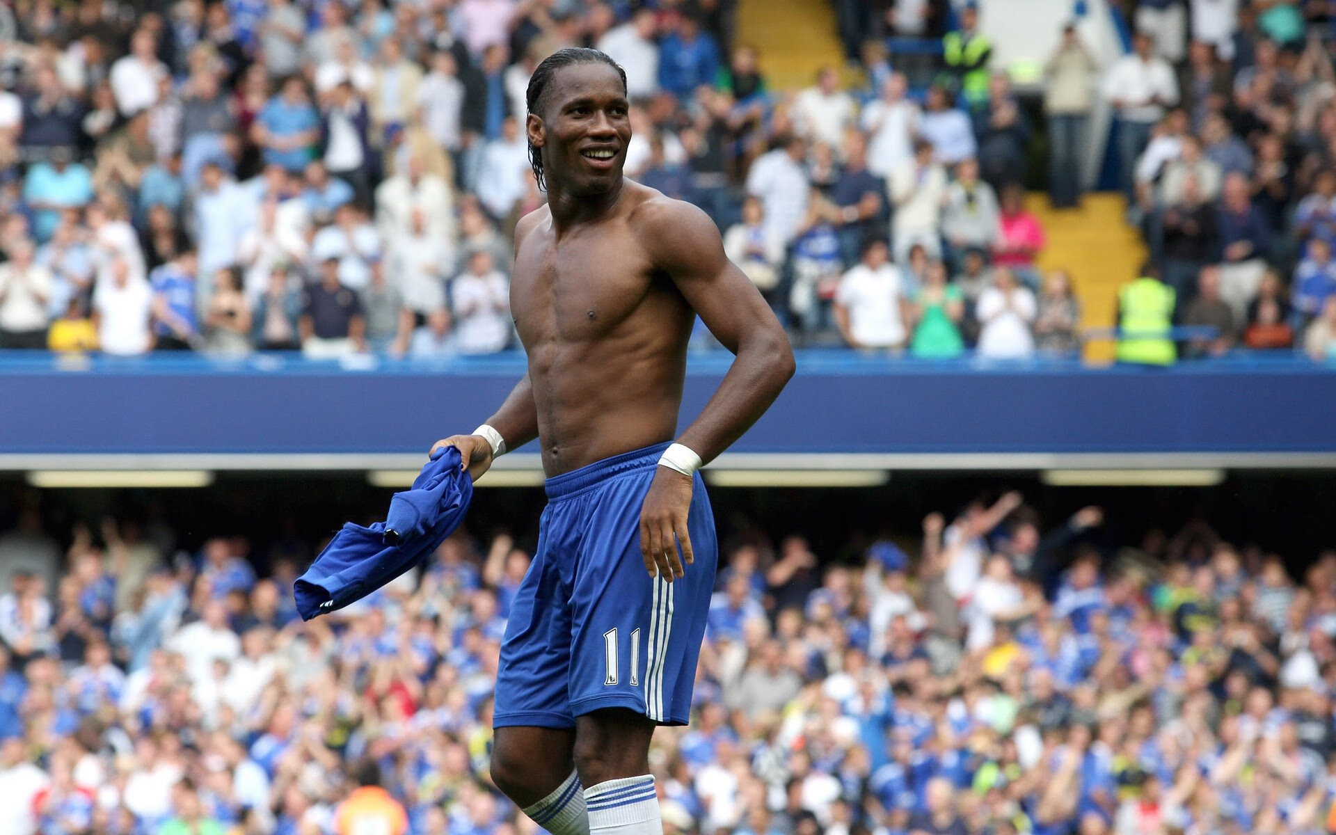 比赛临场调整成败手各队教练斗法精彩,大赛前夕,教练员喋喋不休地嘱咐